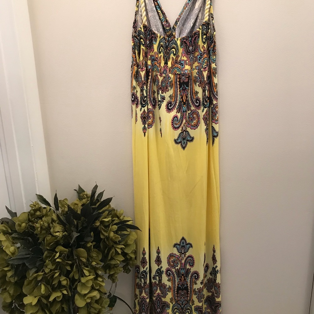 Bright and summery maxi dress
